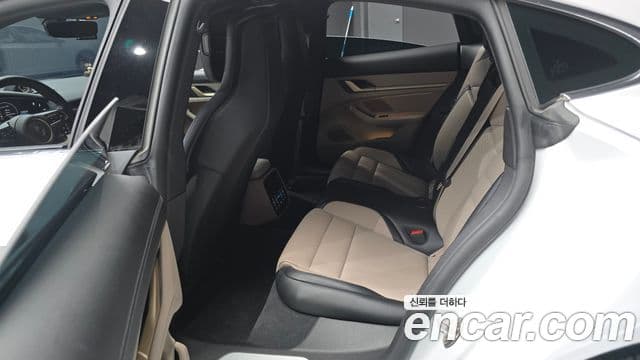 Porsche 타이칸 4S, 2025 12