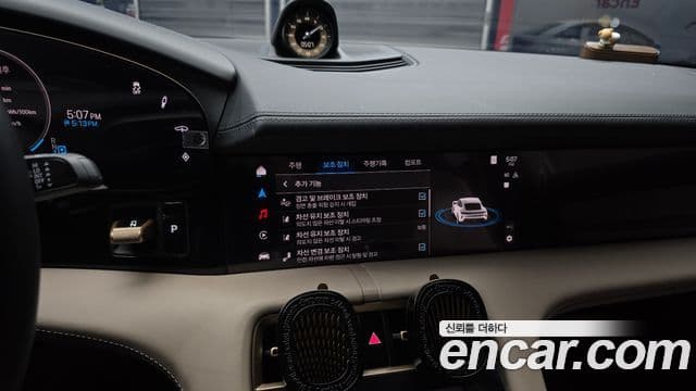 Porsche 타이칸 4S, 2025 15