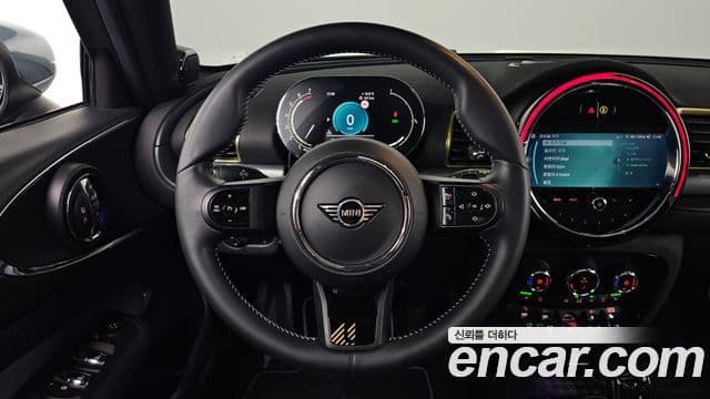 Mini Cooper 클럽맨 2세대, 2023 13