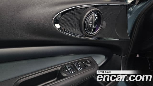 Mini Cooper 클럽맨 2세대, 2023 18