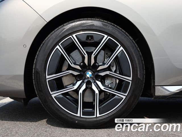 BMW 7시리즈 (G70) 740i sDrive M Sport, 2023 все фото