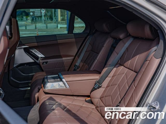 BMW 7시리즈 (G70) 740i sDrive M Sport, 2023 9