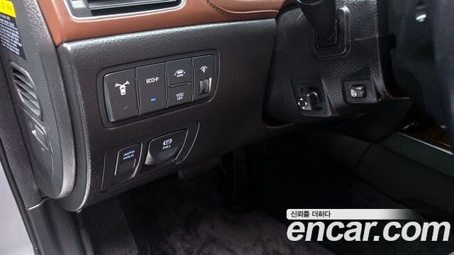 Hyundai Genesis Special, 2013 16