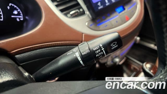 Hyundai Genesis Special, 2013 18