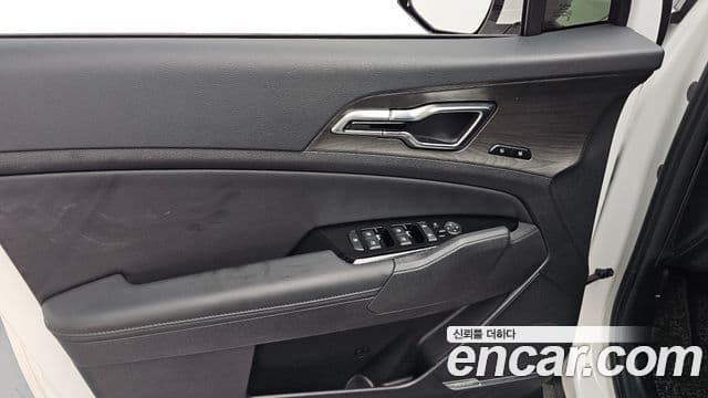 Kia Sportage 5세대 гибрид Signature 2WD, 2024 17