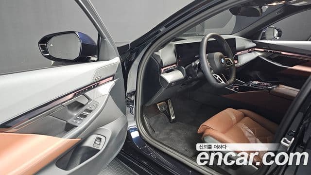 BMW 5시리즈 (G60) 530i xDrive M Sport, 2025 11