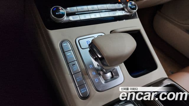 Genesis G90 Premium Luxury, 2021 9