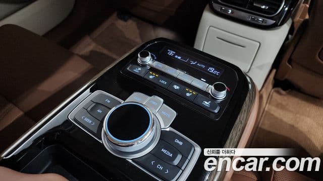 Genesis G90 Premium Luxury, 2021 19