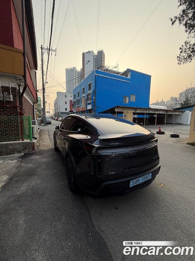 Tesla модель Y Long Range AWD, 2025 6