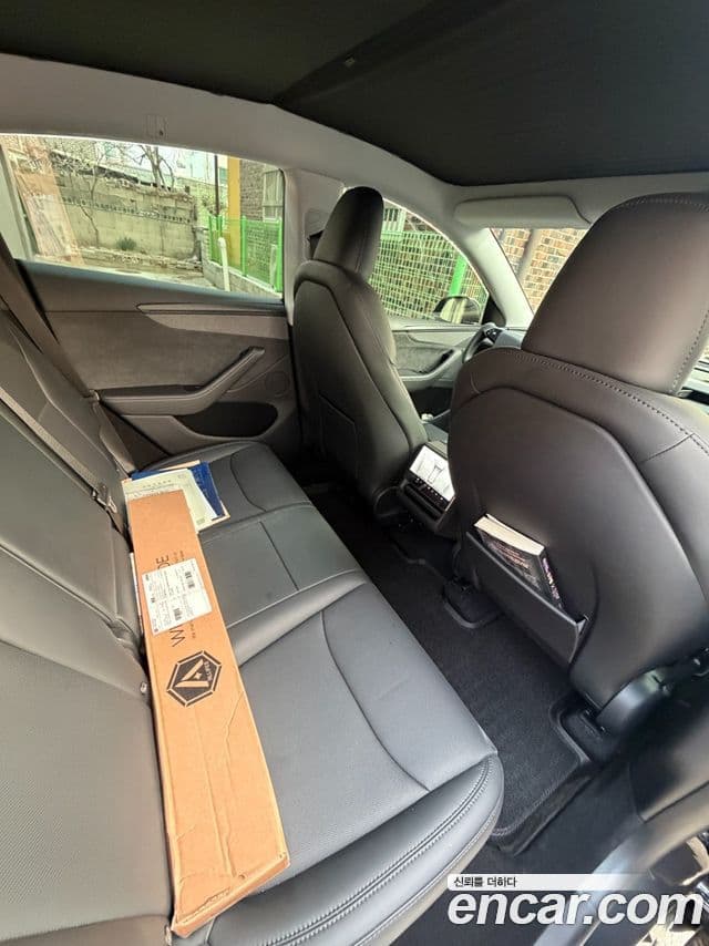 Tesla модель Y Long Range AWD, 2025 9