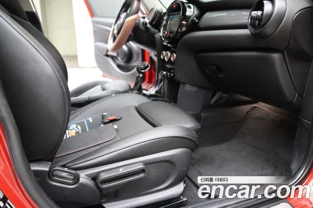 Mini Cooper D 3세대, 2018 17