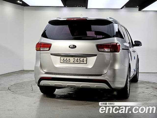 Kia All New Carnival Noblesse, 2016 3