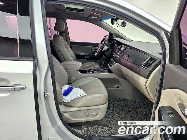 Kia All New Carnival Noblesse, 2016 11
