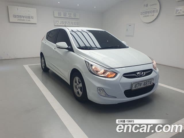 Hyundai Accent(новый кузов / новое поколение) Premier, 2011 3