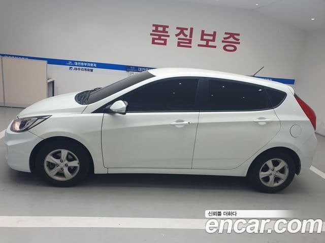 Hyundai Accent(новый кузов / новое поколение) Premier, 2011 4