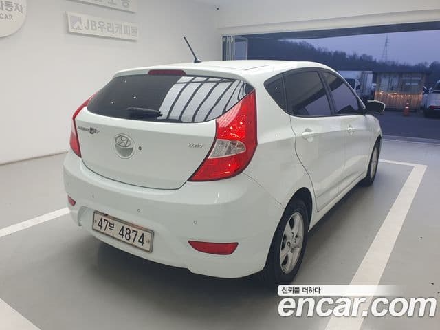 Hyundai Accent(новый кузов / новое поколение) Premier, 2011 6