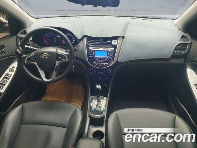 Hyundai Accent(новый кузов / новое поколение) Premier, 2011 8