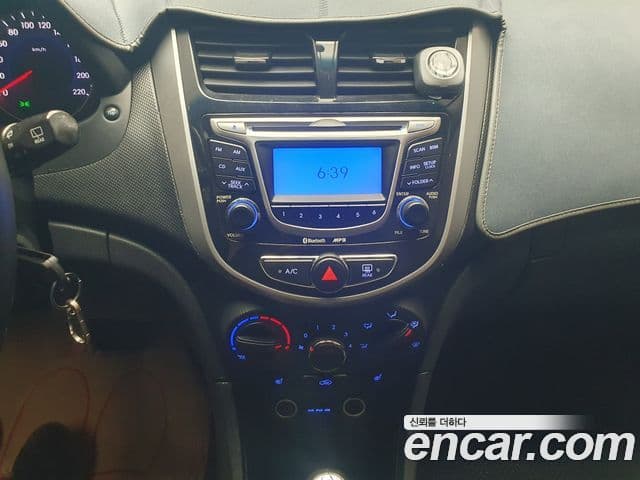 Hyundai Accent(новый кузов / новое поколение) Premier, 2011 14