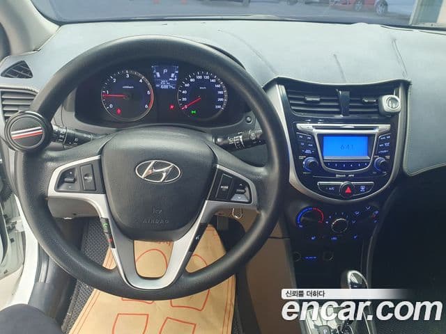 Hyundai Accent(новый кузов / новое поколение) Premier, 2011 18