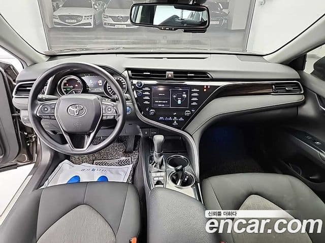 Toyota 캠리 (XV70) 2.5 LE гибрид, 2021 7