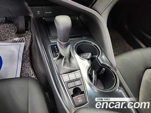 Toyota 캠리 (XV70) 2.5 LE гибрид, 2021 8