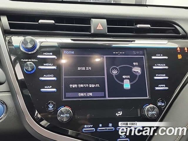 Toyota 캠리 (XV70) 2.5 LE гибрид, 2021 13