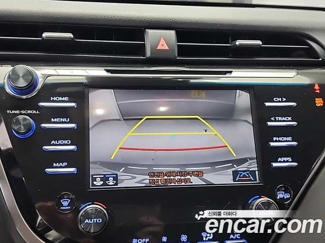 Toyota 캠리 (XV70) 2.5 LE гибрид, 2021 14