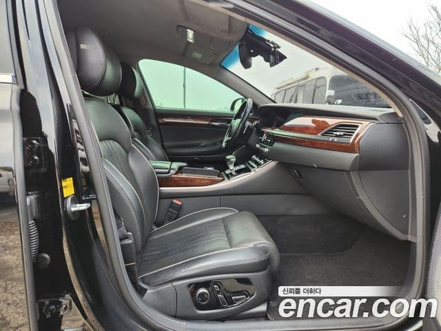 Genesis EQ900 Prestige, 2016 9