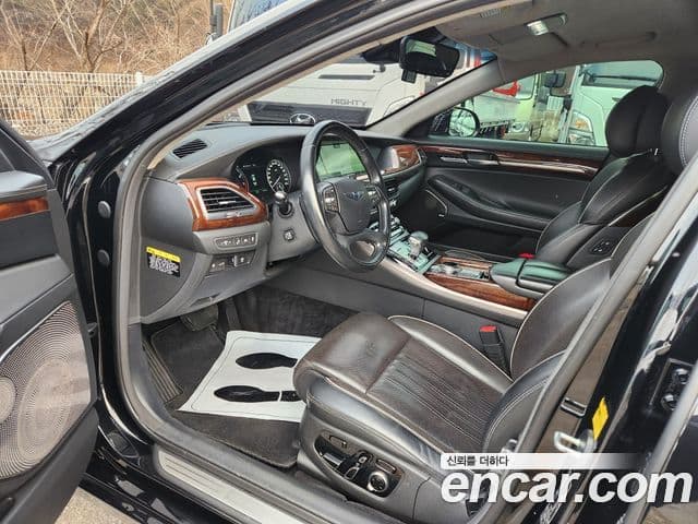 Genesis EQ900 Prestige, 2016 10