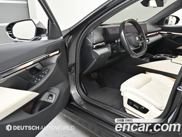 BMW 5시리즈 (G60), 2025 11