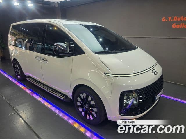 Hyundai Staria Inspiration, 2025 2