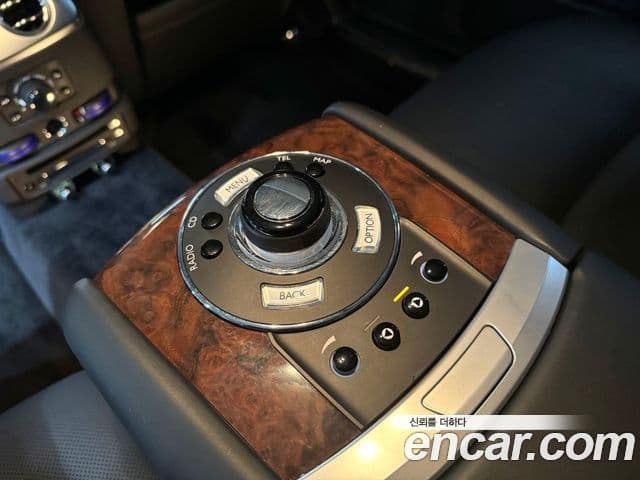 Rolls-Royce 고스트 6.6 EWB V12, 2013 15