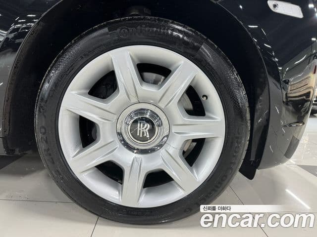 Rolls-Royce 고스트 6.6 EWB V12, 2013 18