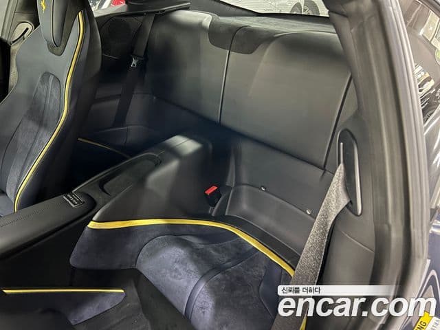 Ferrari 로마, 2021 15