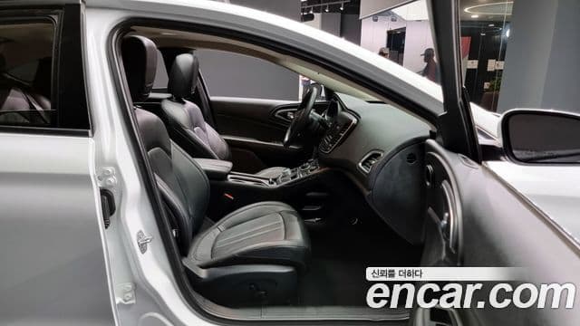 크라이슬러 200 2세대 2.4 Limited, 2015 10