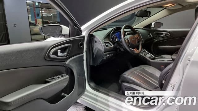 크라이슬러 200 2세대 2.4 Limited, 2015 11