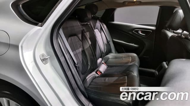 크라이슬러 200 2세대 2.4 Limited, 2015 12