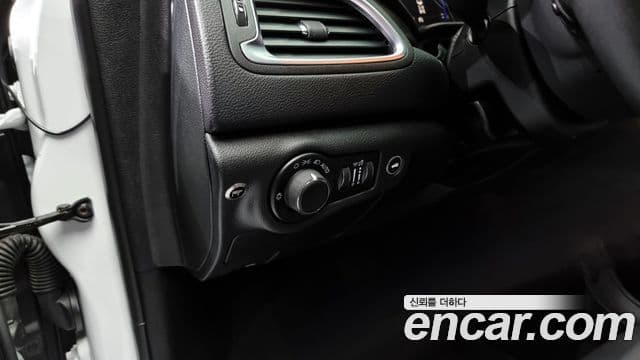 크라이슬러 200 2세대 2.4 Limited, 2015 19