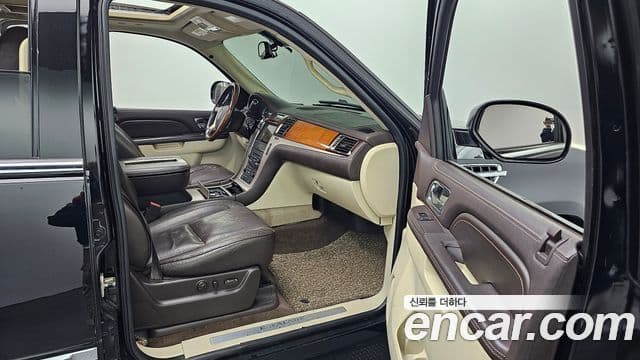 Cadillac Escalade 3세대, 2011 10