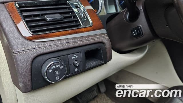 Cadillac Escalade 3세대, 2011 18