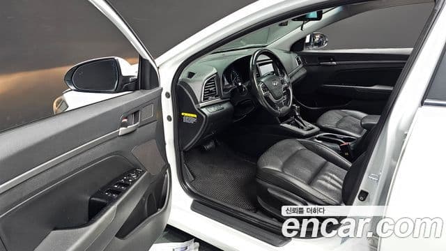 Hyundai Avante AD Modern, 2016 11