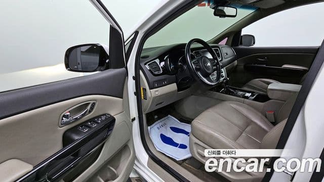 Kia All New Carnival Noblesse, 2016 10
