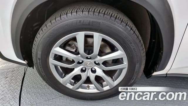 Lexus NX300h Supreme, 2017 все фото