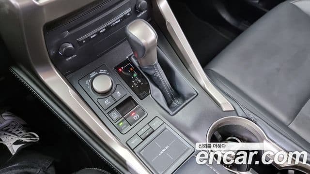 Lexus NX300h Supreme, 2017 9