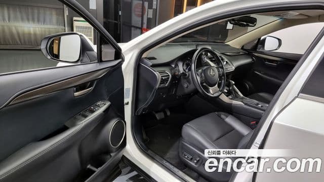 Lexus NX300h Supreme, 2017 10