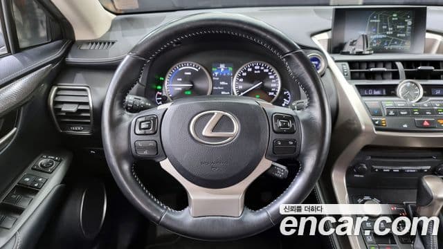 Lexus NX300h Supreme, 2017 13