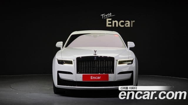 Rolls-Royce 고스트 2세대 6.7 V12 чёрный эмблема, badge, 2023 3