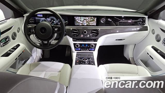 Rolls-Royce 고스트 2세대 6.7 V12 чёрный эмблема, badge, 2023 7