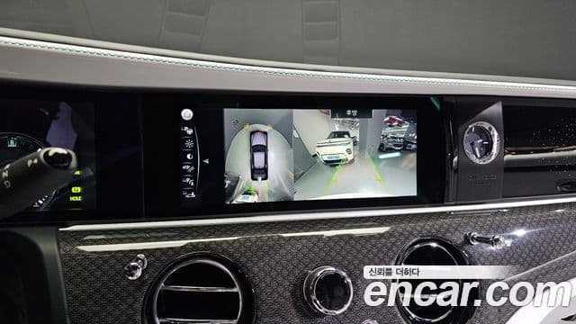 Rolls-Royce 고스트 2세대 6.7 V12 чёрный эмблема, badge, 2023 15