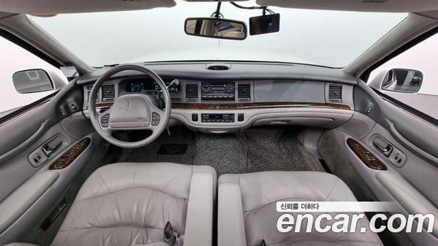 Lincoln 타운카 4.6L V8, 1997 7